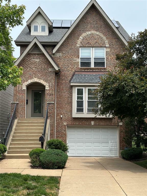 Property Photo: 7023 Lindenwood Place MO 63109