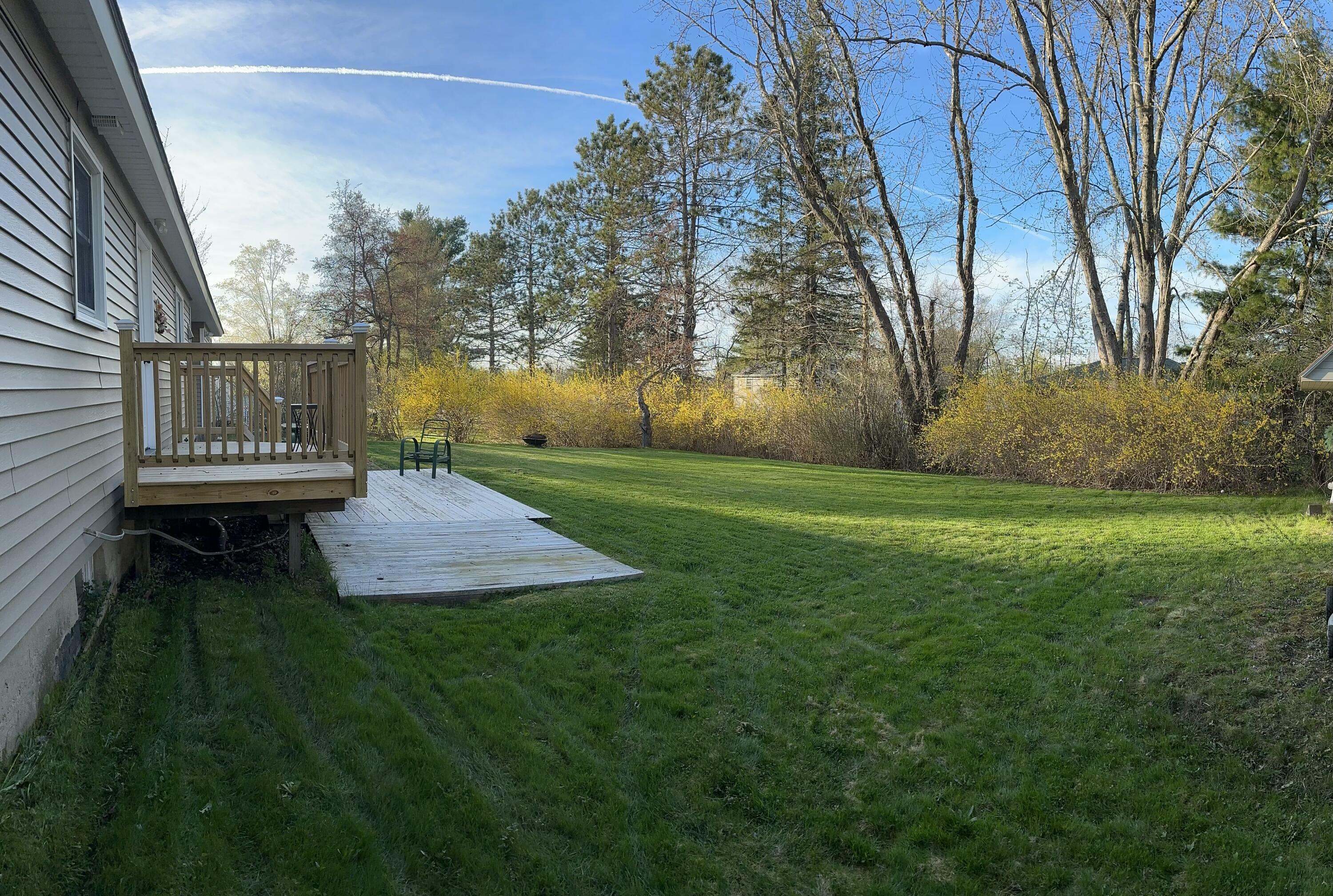 Property Photo:  44 Edgewood Drive  ME 04412 
