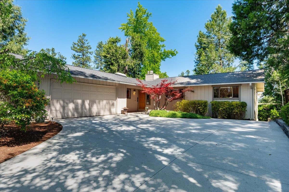 Property Photo: 322 Empire Court CA 95945