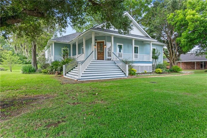 Property Photo: 237 Villere Drive LA 70047