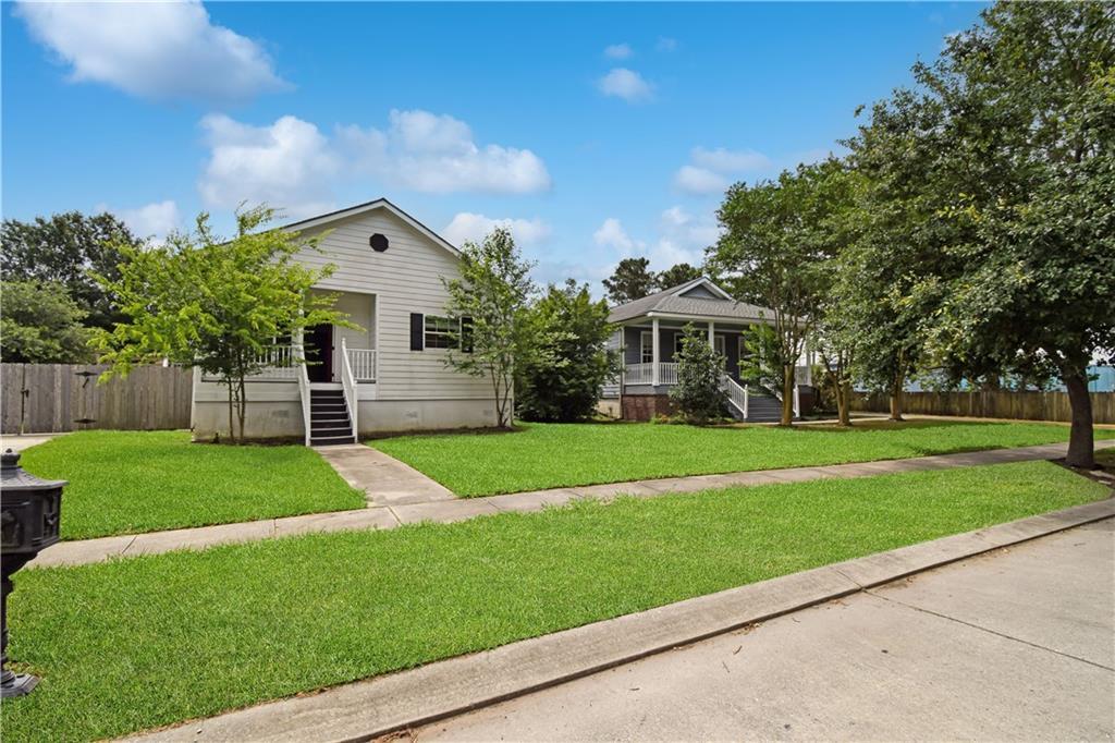 Property Photo:  109 Norton Avenue  LA 70032 
