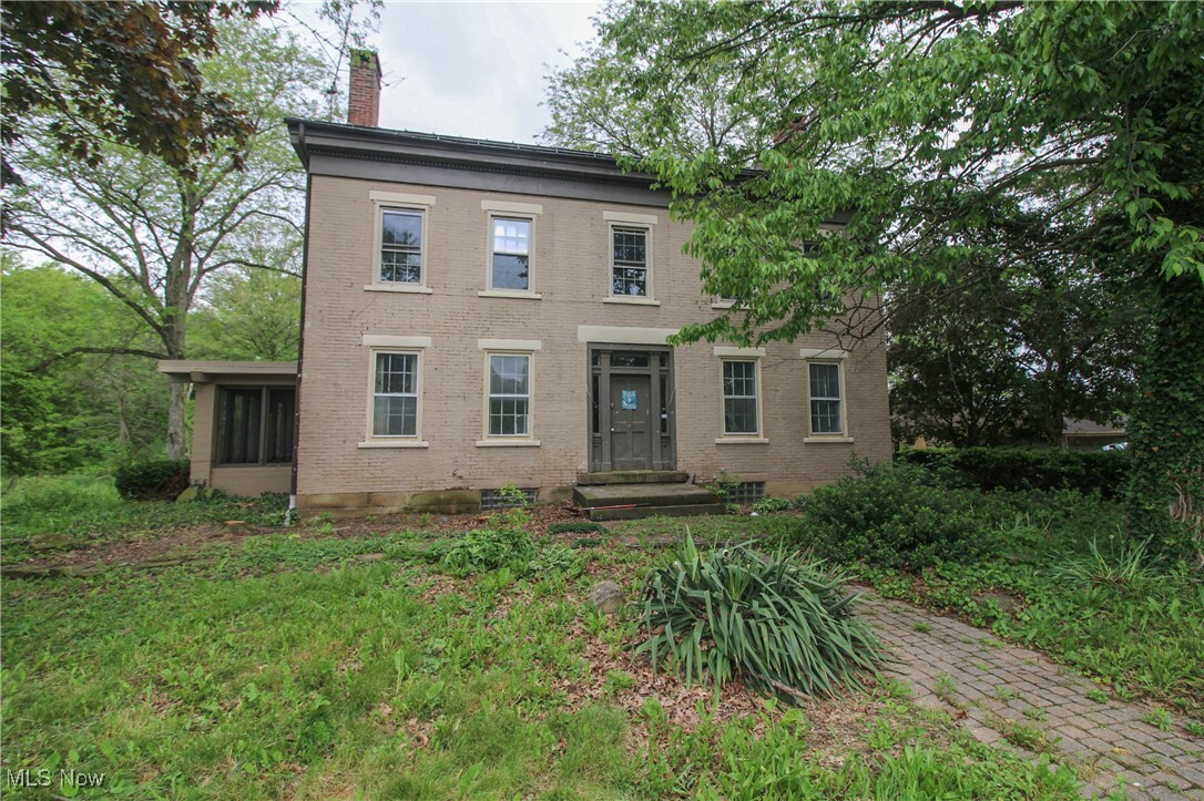 Property Photo: 1268 Tait Road SW OH 44481