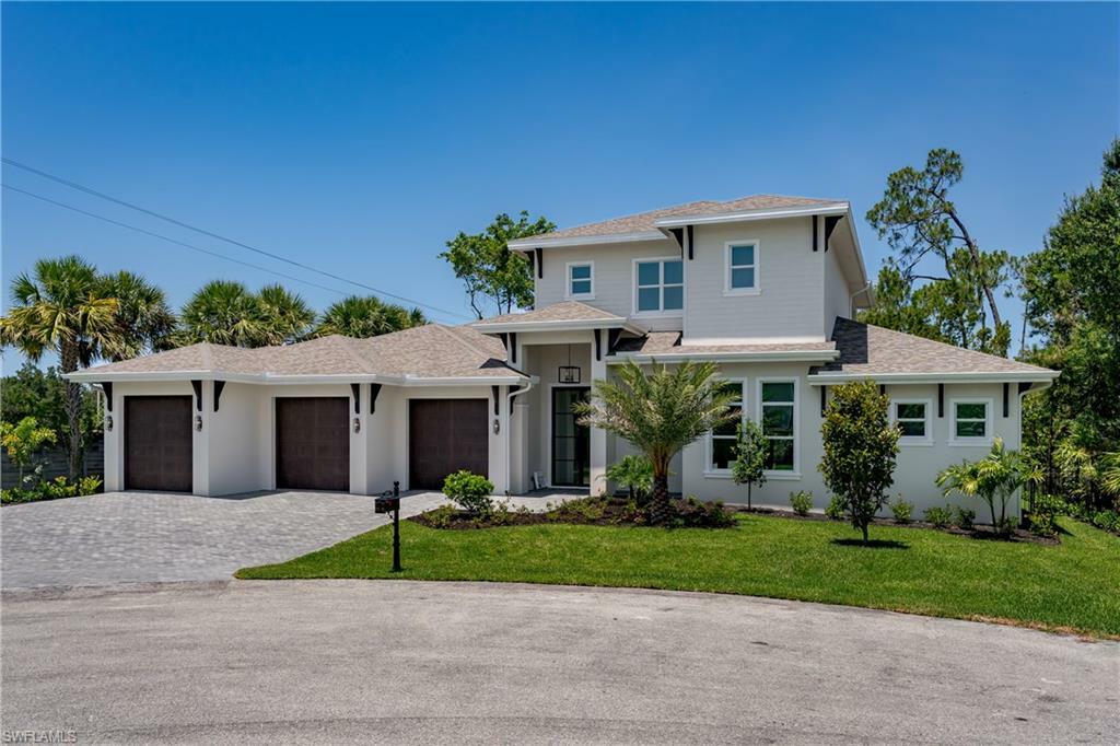 Property Photo: 2854 Coach House Way FL 34105
