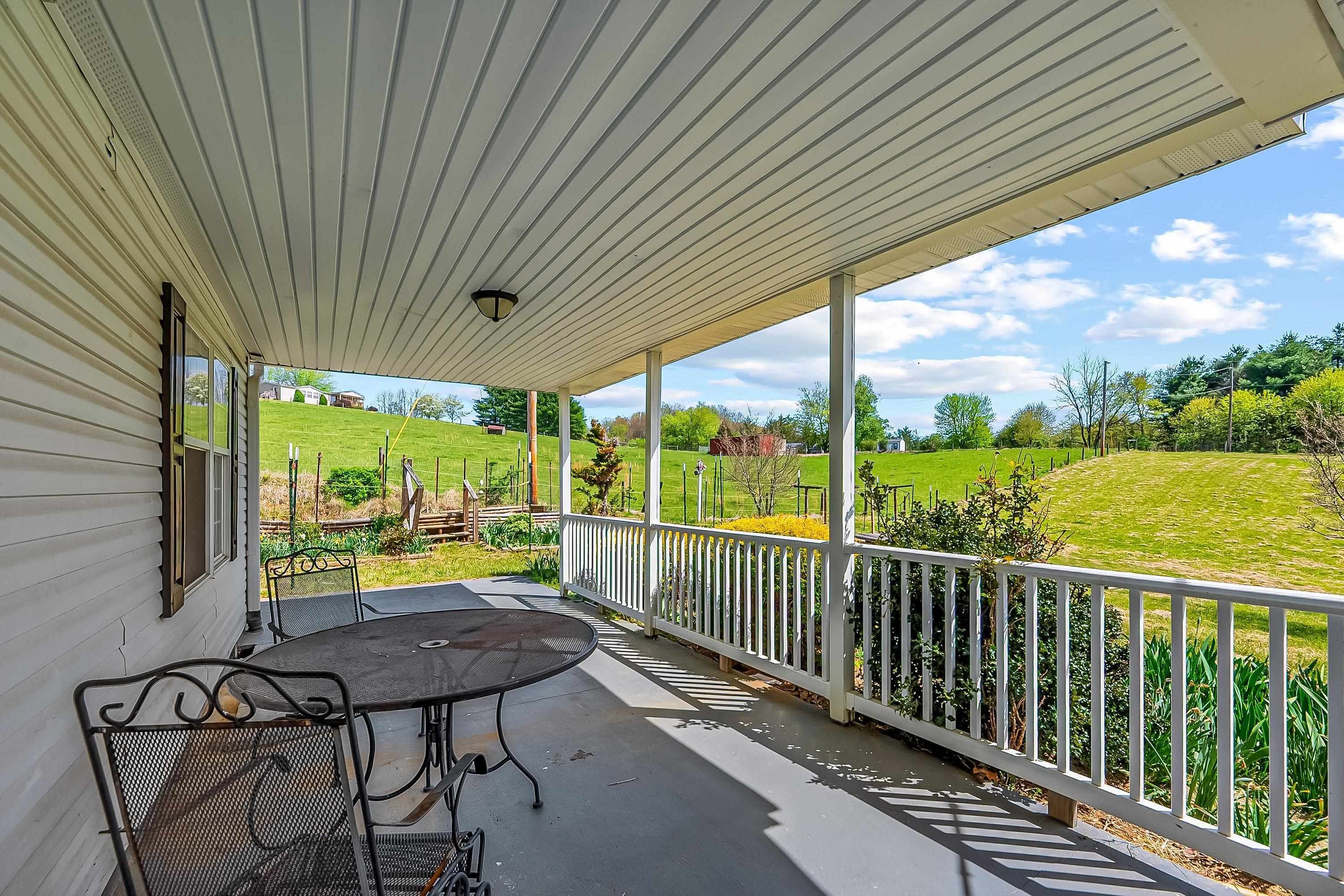 Property Photo:  615 Deerfield Lane NE  VA 24091 