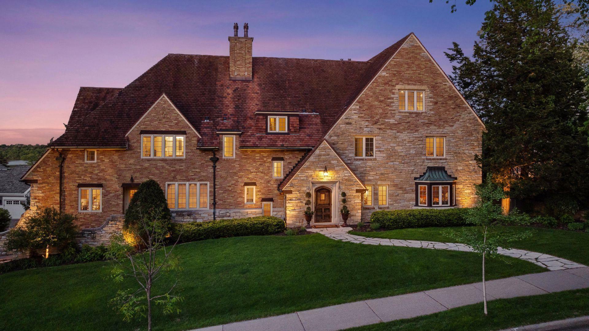 Property Photo: 4807 Sheridan Avenue S MN 55410