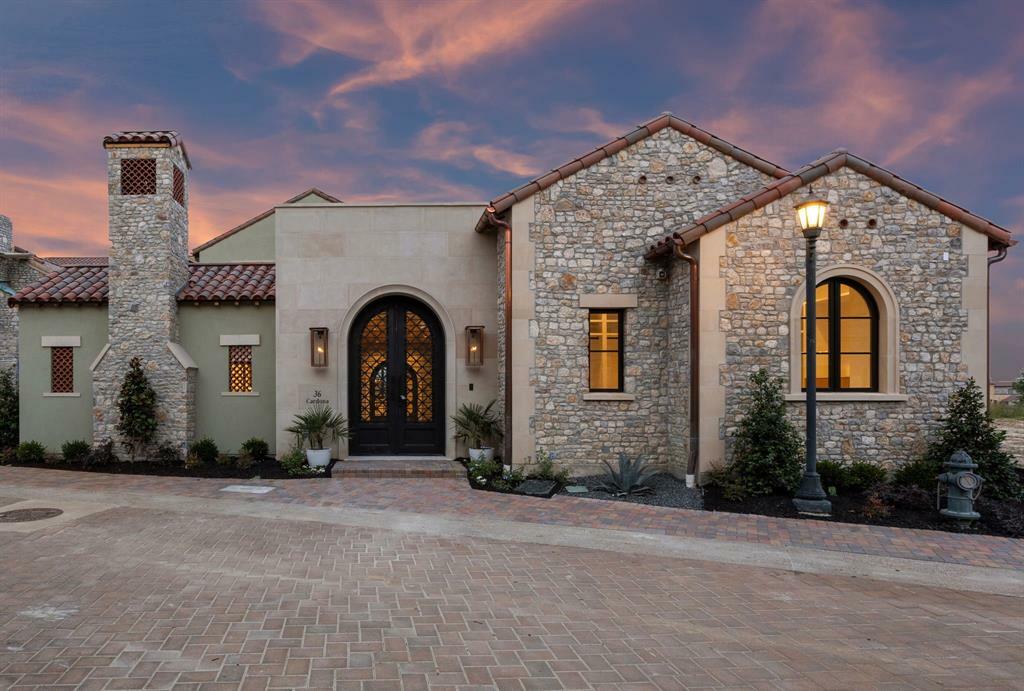 Property Photo: 36 Cardona Drive TX 76262