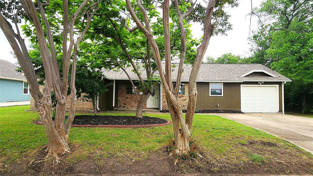 Property Photo: 3308 29th Street TX 76111