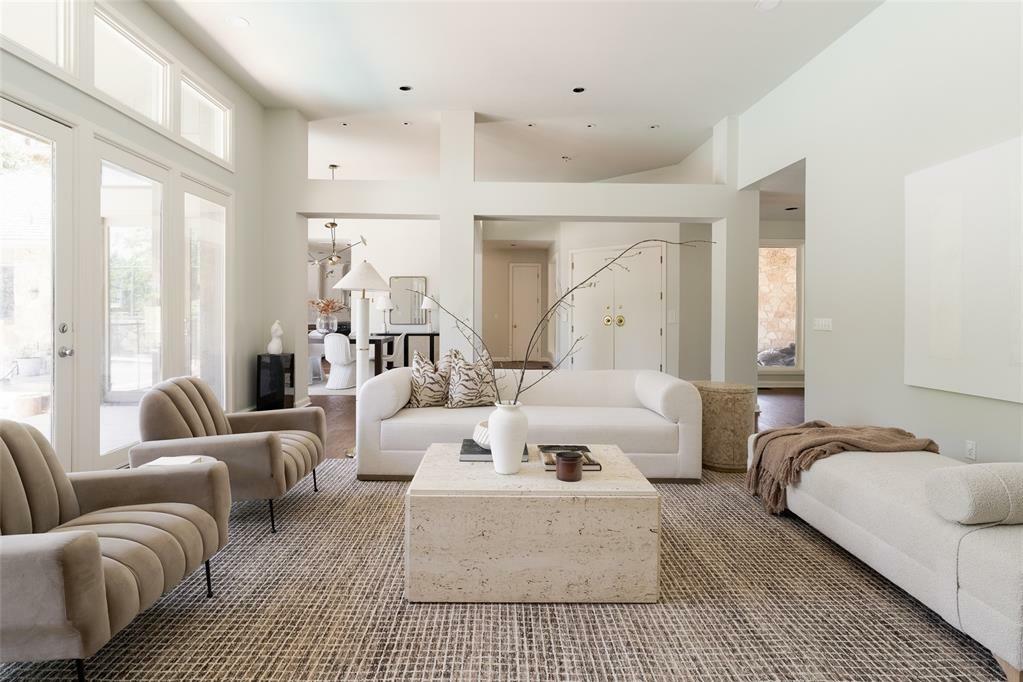 Property Photo: 1103 Saint Andrews Drive OK 73025