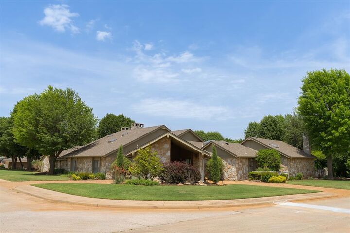 1103 Saint Andrews Drive  Edmond OK 73025 photo