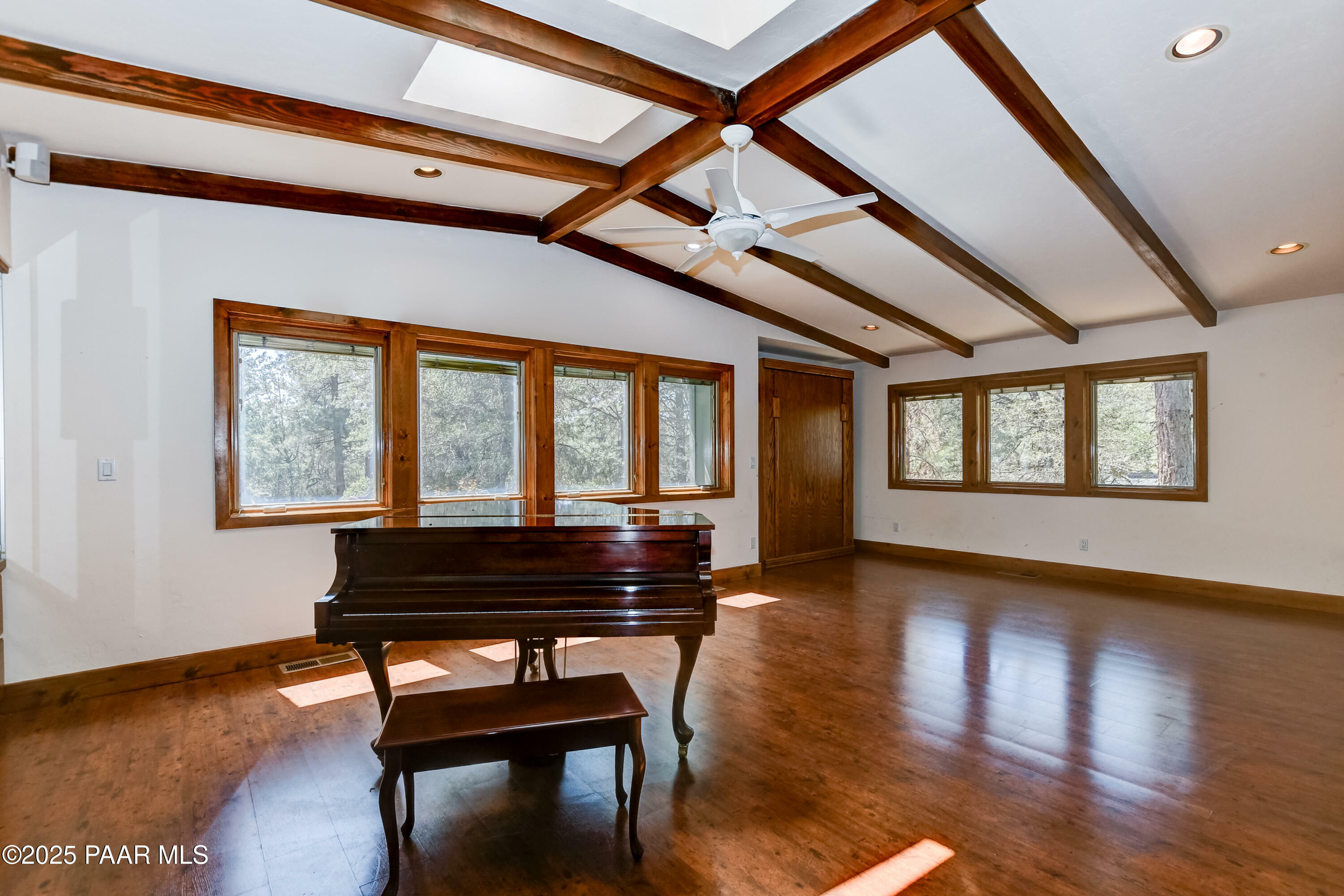 Property Photo: 1106 E Timber Ridge Rd Road AZ 86303