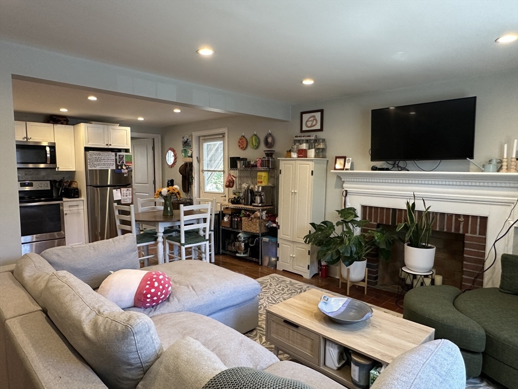 Property Photo:  6 Hazelmere Rd 1  MA 02131 
