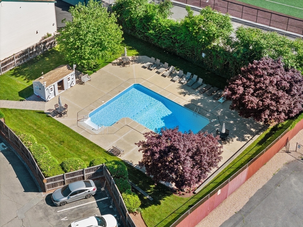 Property Photo: 200 Locust St 606 MA 01904