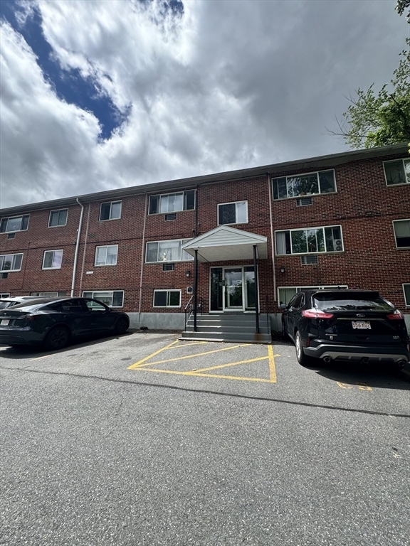 Property Photo: 137 Winthrop St 14A MA 01702