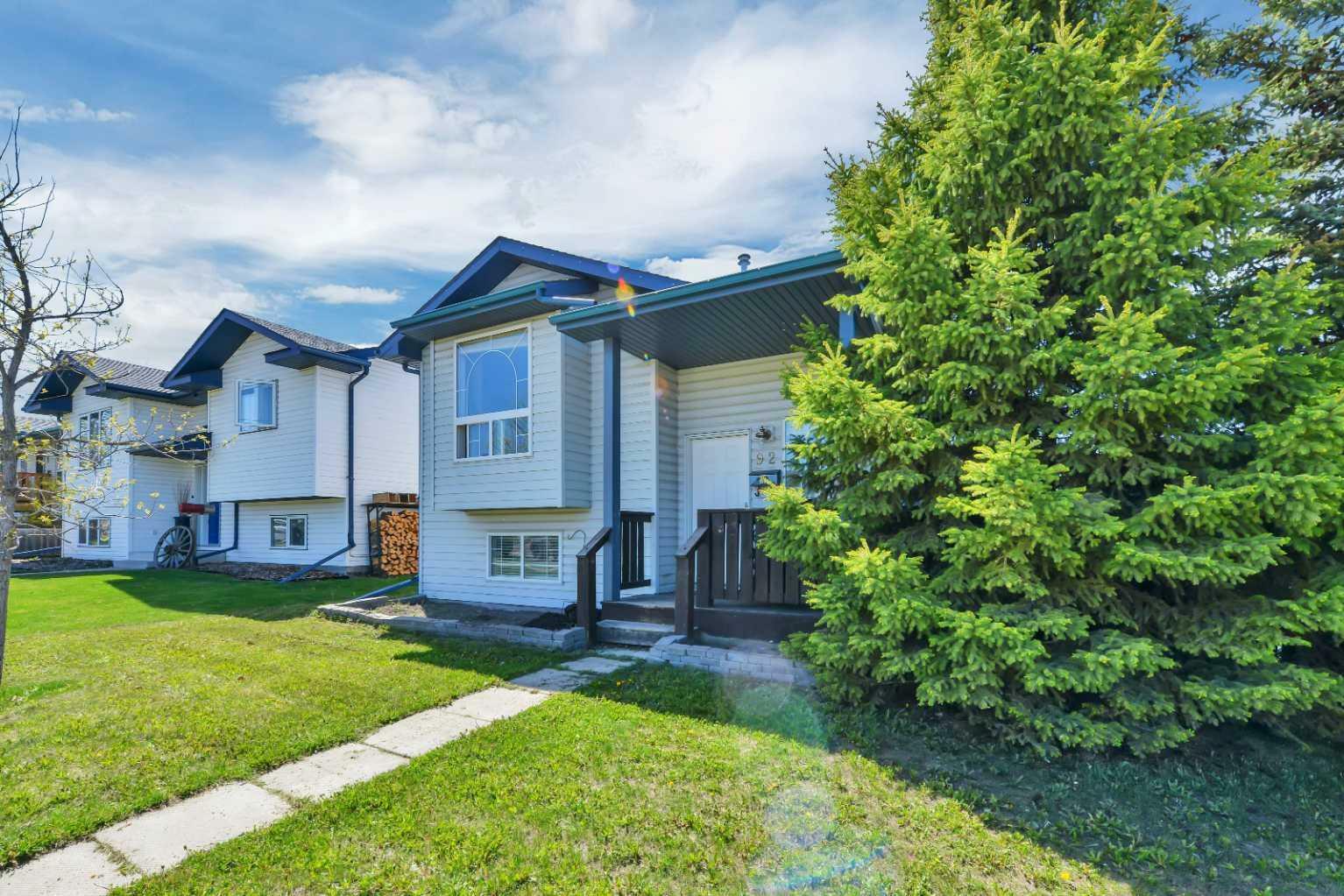 Property Photo: 92 Old Boomer Road AB T4S 2H9