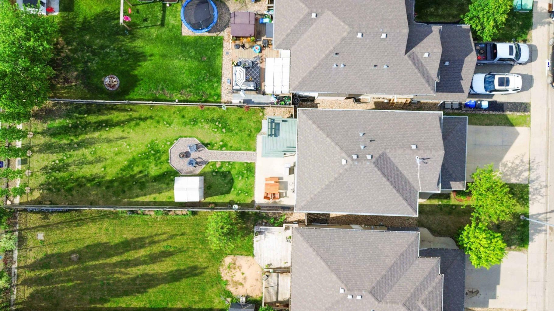 Property Photo: 124 Gravelstone Way AB T9K 0S8