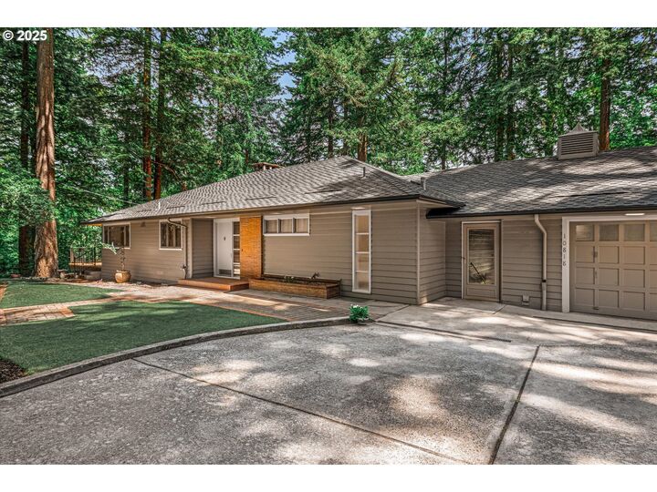 10818 S Summerville Ave  Portland OR 97219 photo
