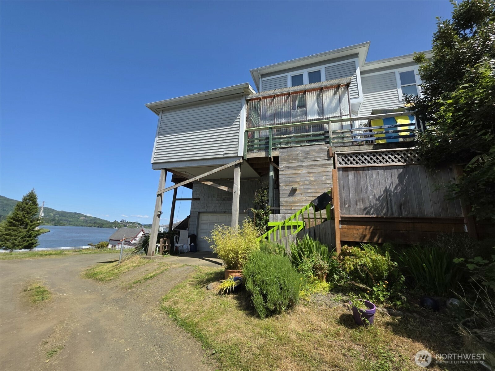 Property Photo: 513 W 1st Street WA 98586