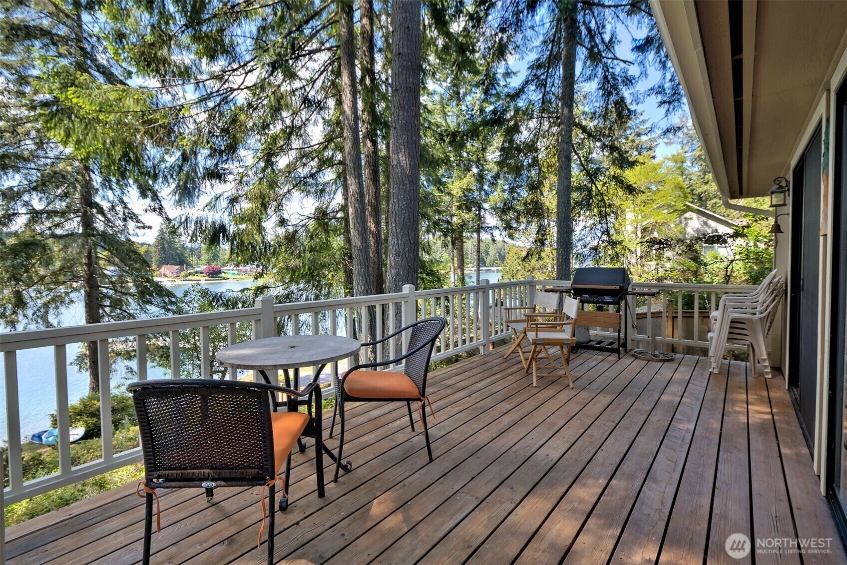 Property Photo: 390 E Treasure Island Drive WA 98524