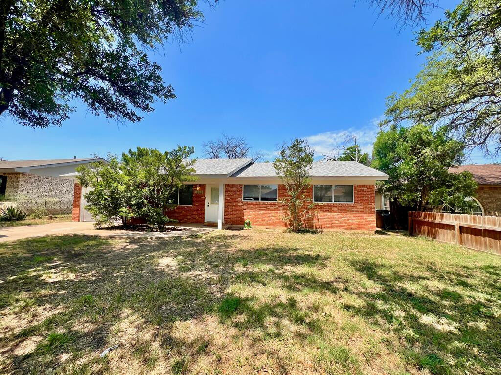 Property Photo: 1013 Wynne Avenue TX 76905