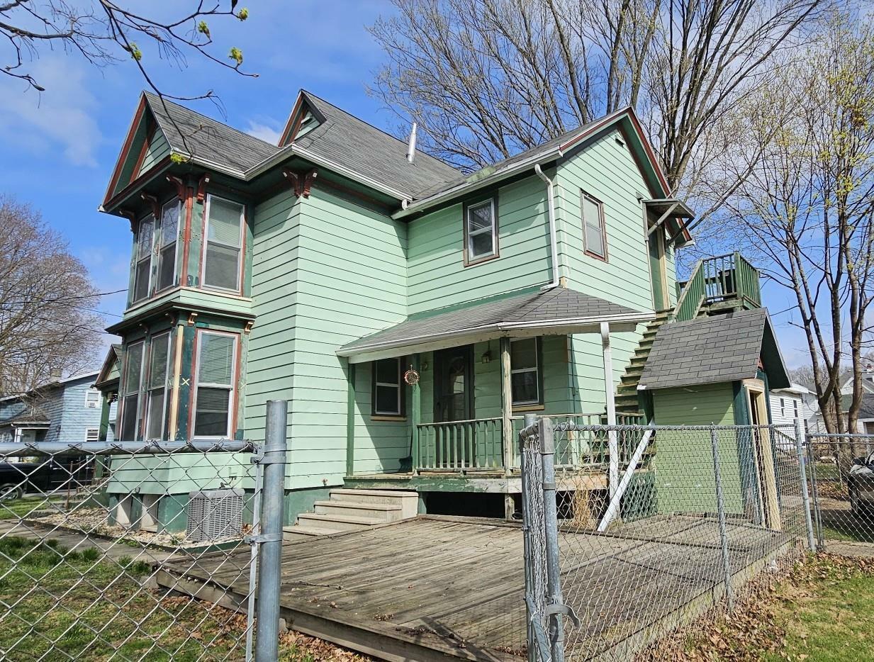 Property Photo: 333 Linn Street WI 53548