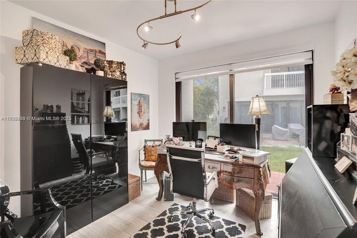 Property Photo:  21388 Marina Cove Cir 13-G  FL 33180 