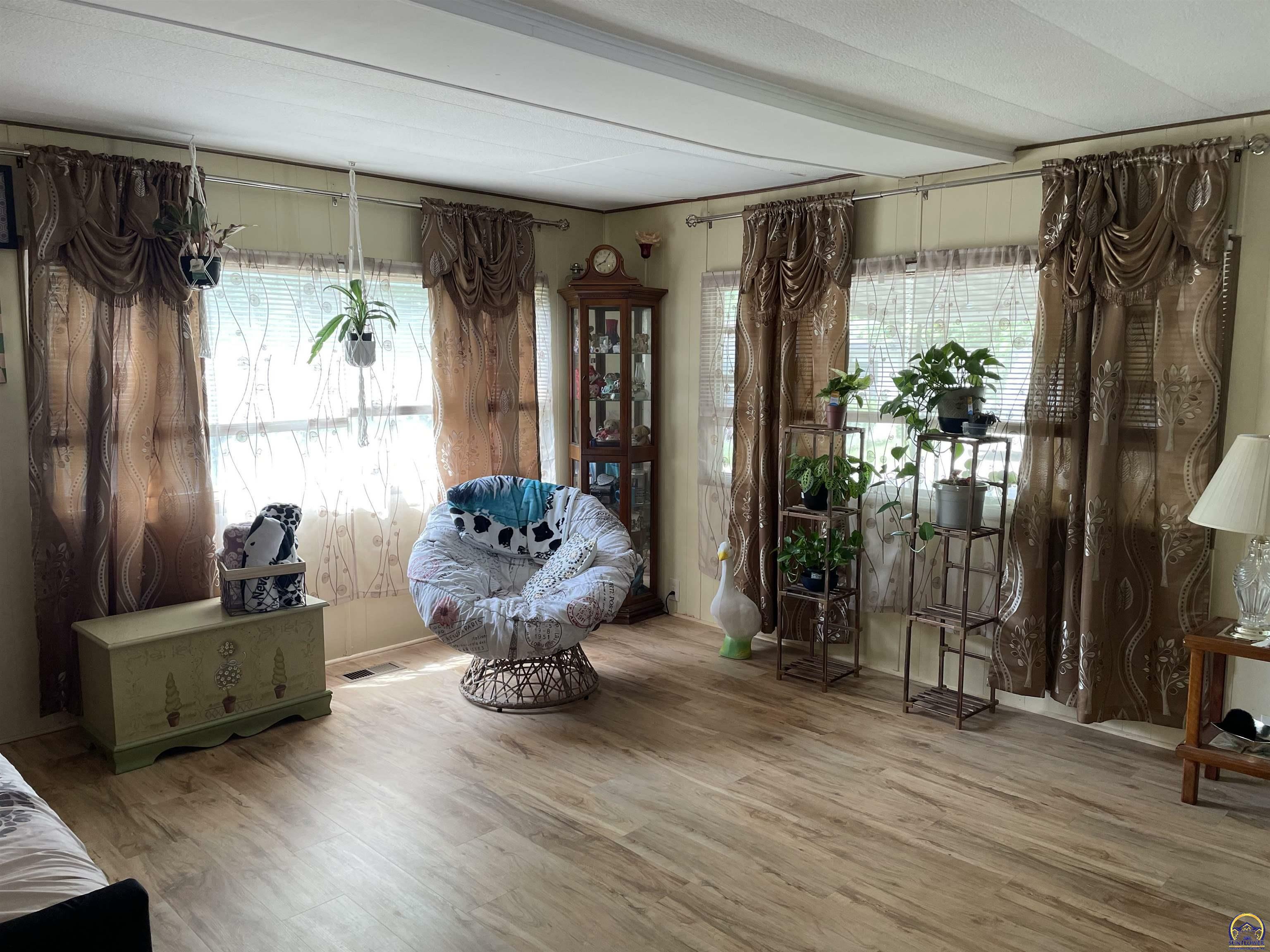 Property Photo:  4630 SE Girard St  KS 66609 