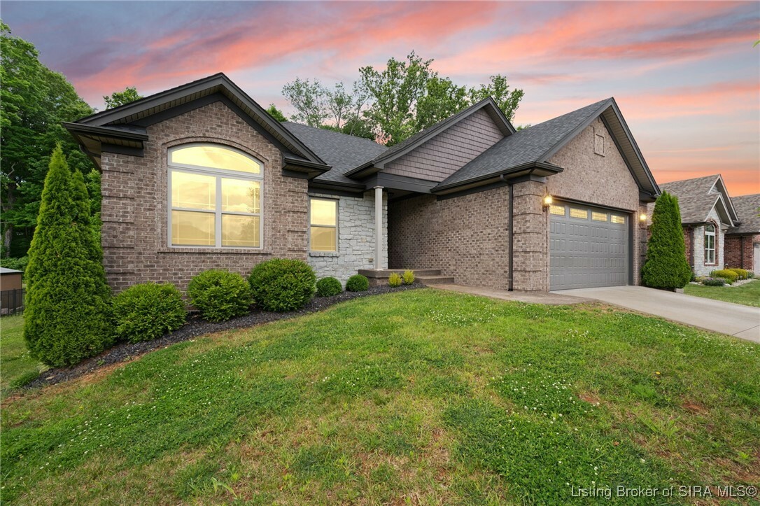 Property Photo: 1039 Heritage Way IN 47124