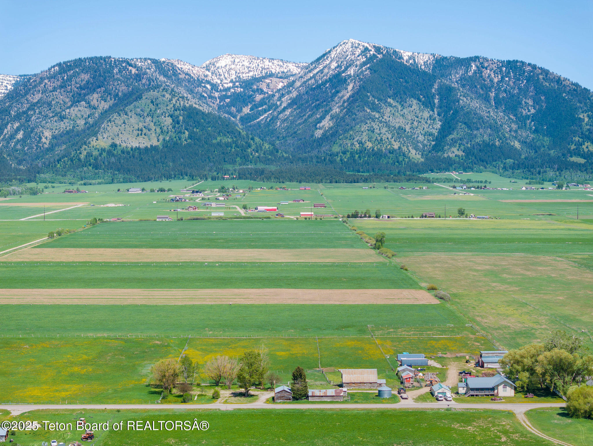 Property Photo: 836 Muddy String WY 83127