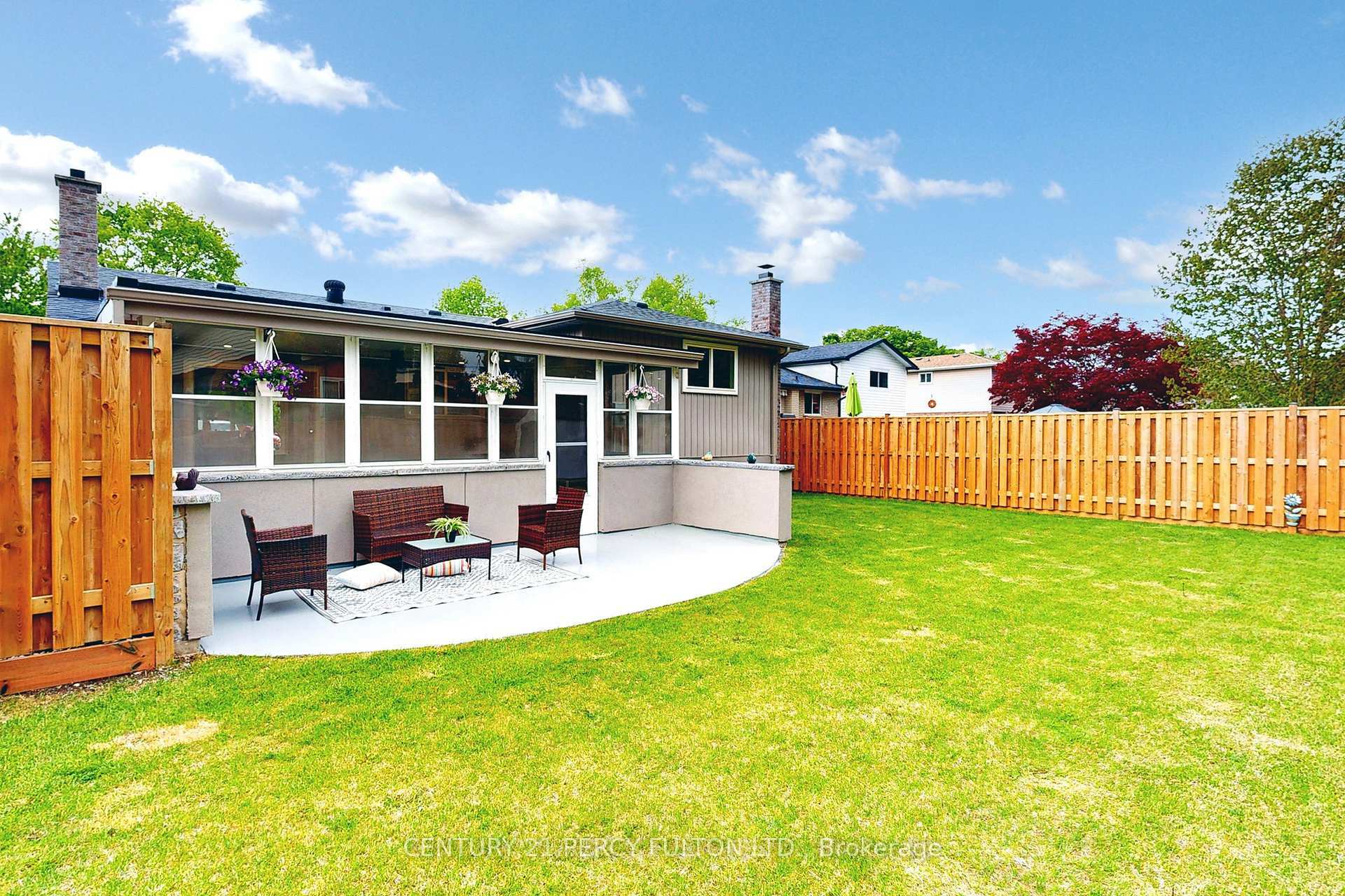 Photo de la propriété: 8 Burrells Road ON L1S 2V5