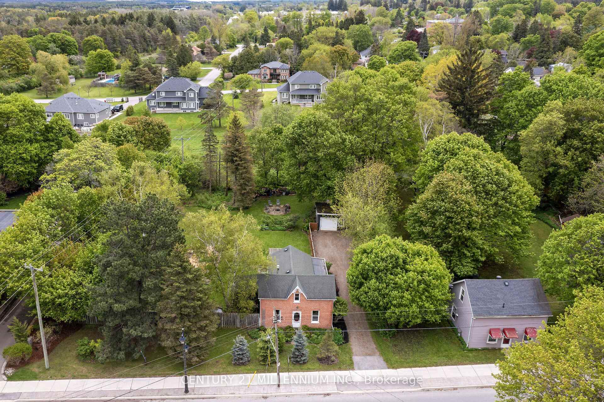 Property Photo:  1551 Queen Street E  ON L7K 0C2 