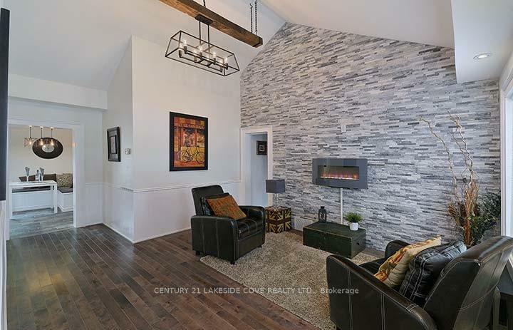 Property Photo: 15 Tyler Street ON L4G 2M7