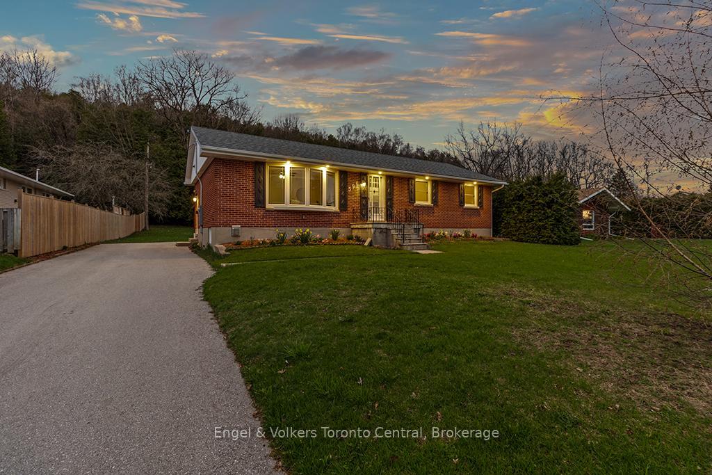 Property Photo: 596 6th Avenue W ON N4K 5E7