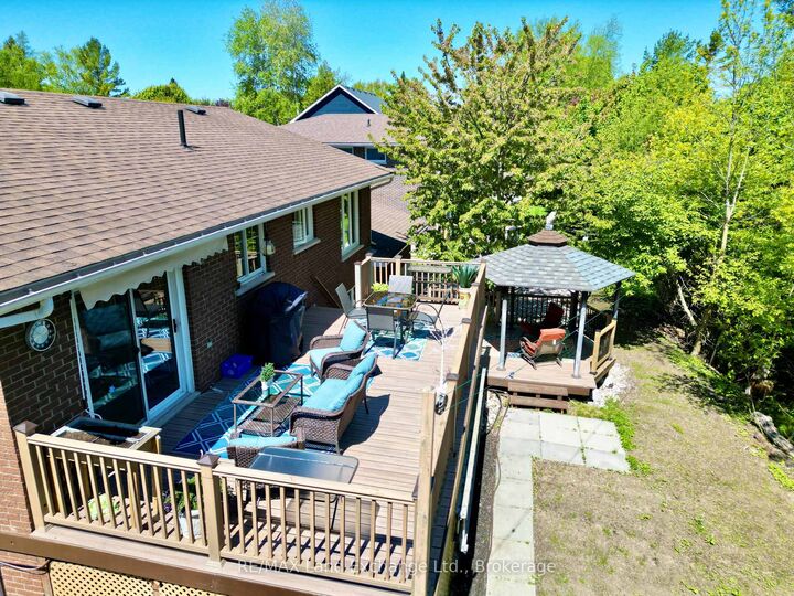 Property Photo: 34 Archibald Place ON N0H 2L0