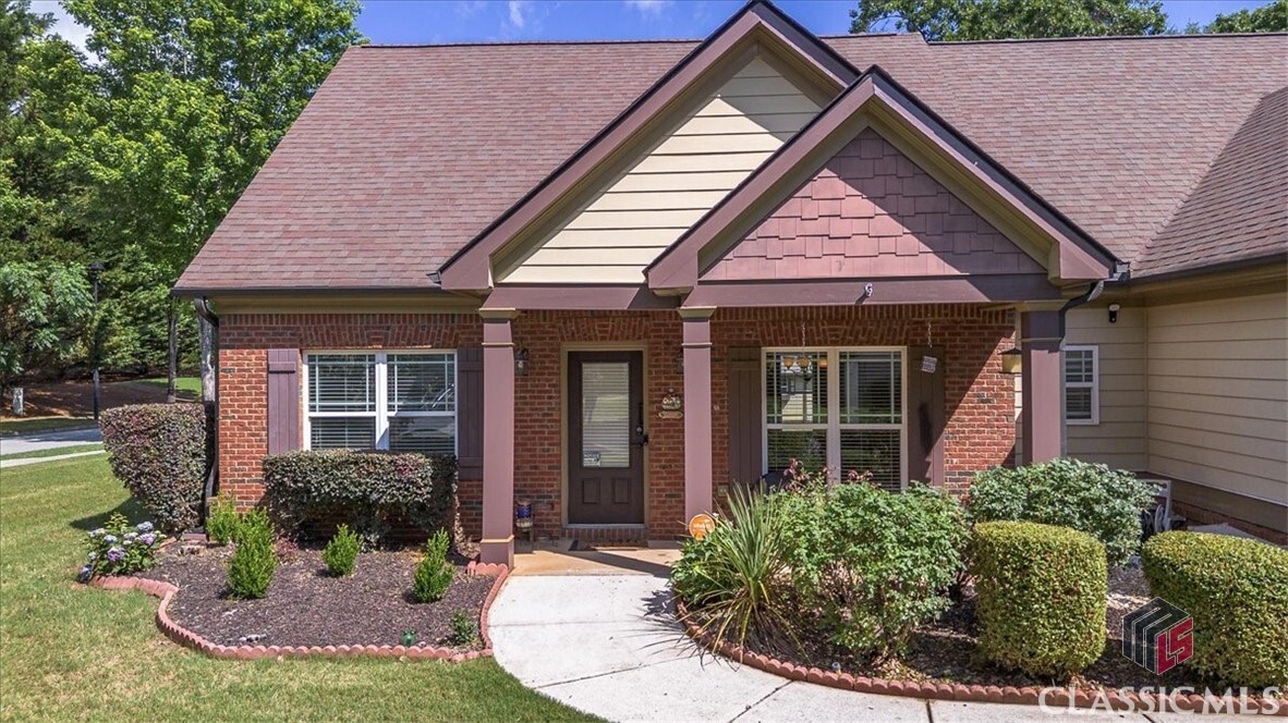 Property Photo: 474 Strawberry Walk GA 30052