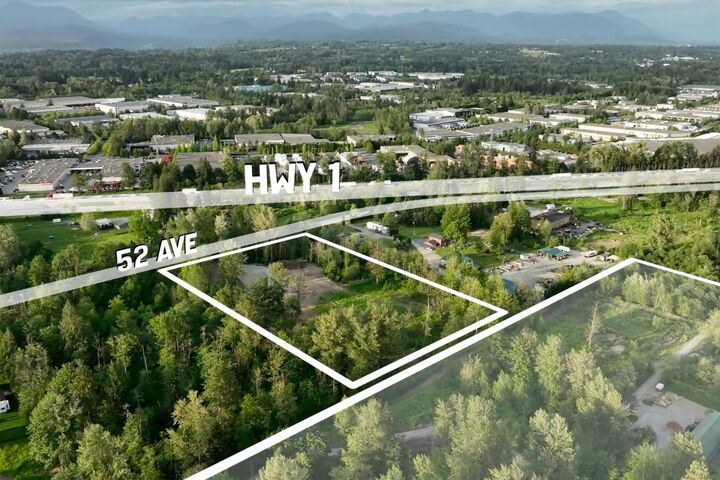 Photo de la propriété:  26714 52 Avenue  BC V4W 1N6 