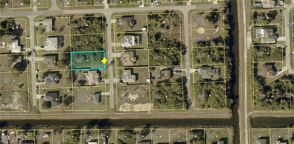 Property Photo: 1404 Xelda Ave S FL 33976