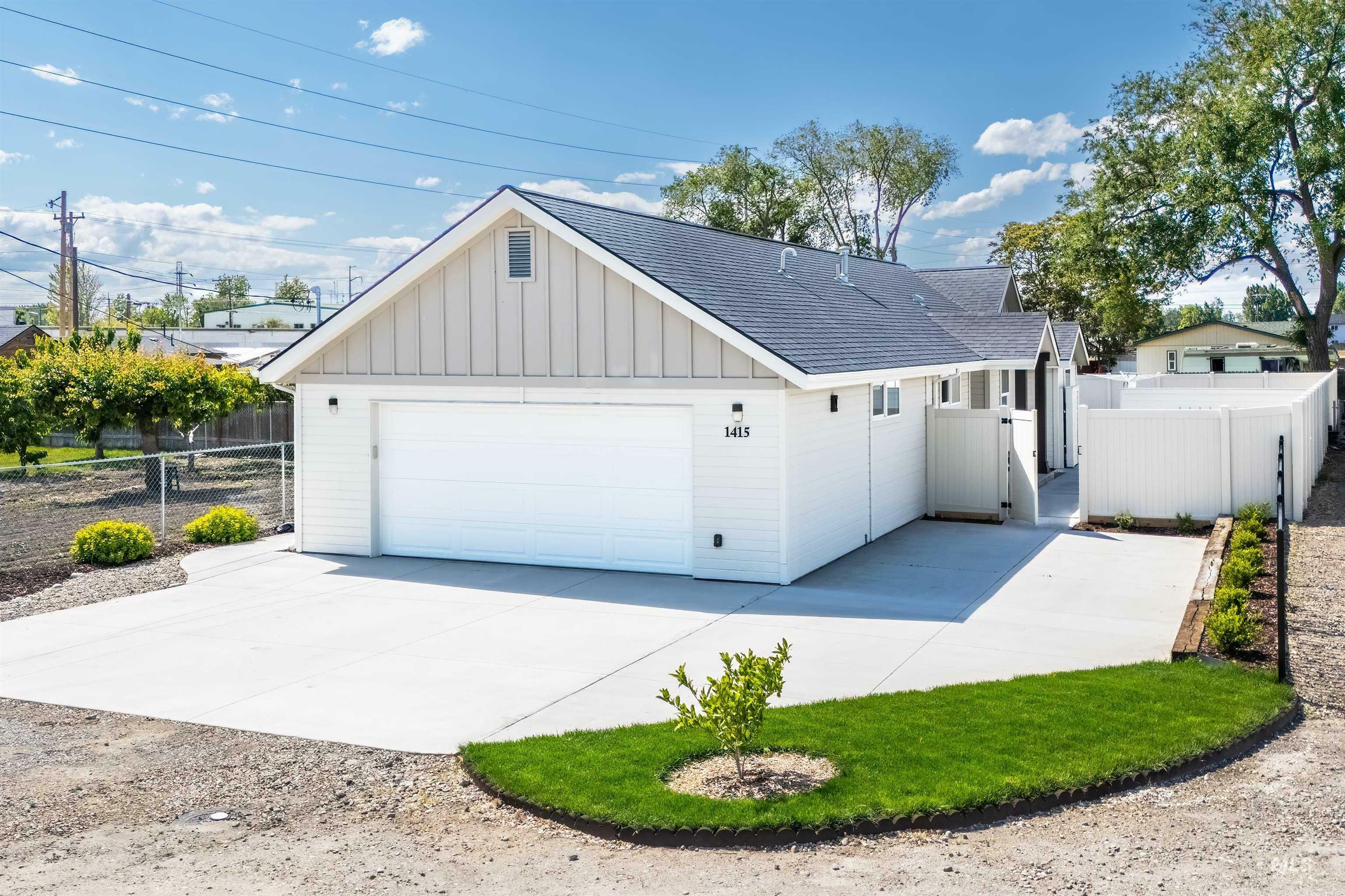 Property Photo: 1415 Lury Ln ID 83605-4801