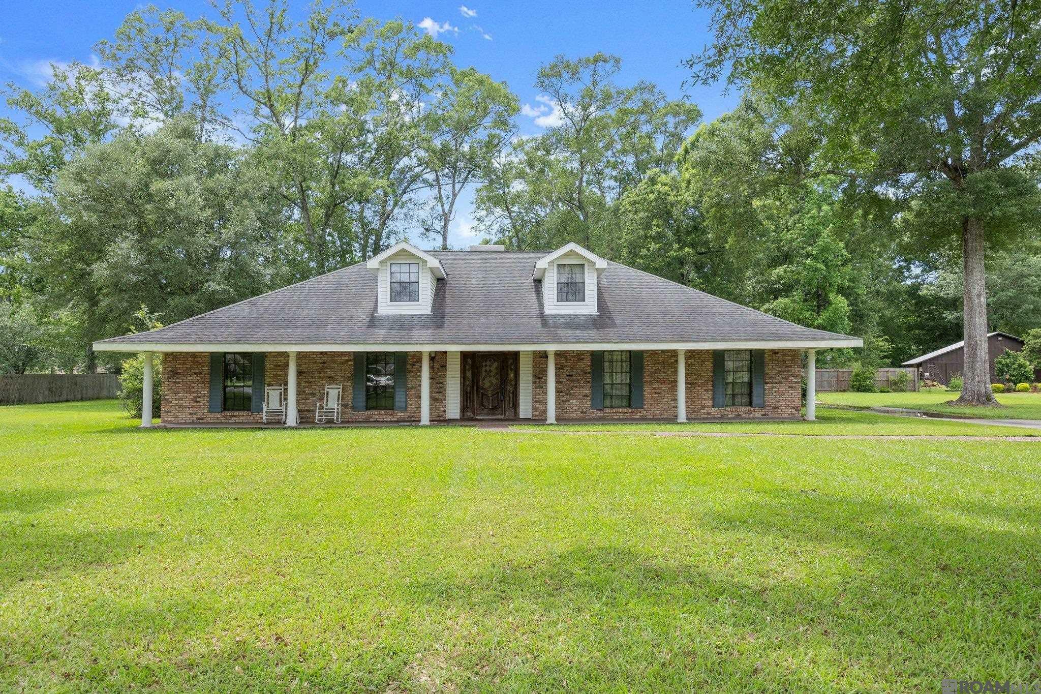 Property Photo: 7625 Conestoga Dr LA 70739