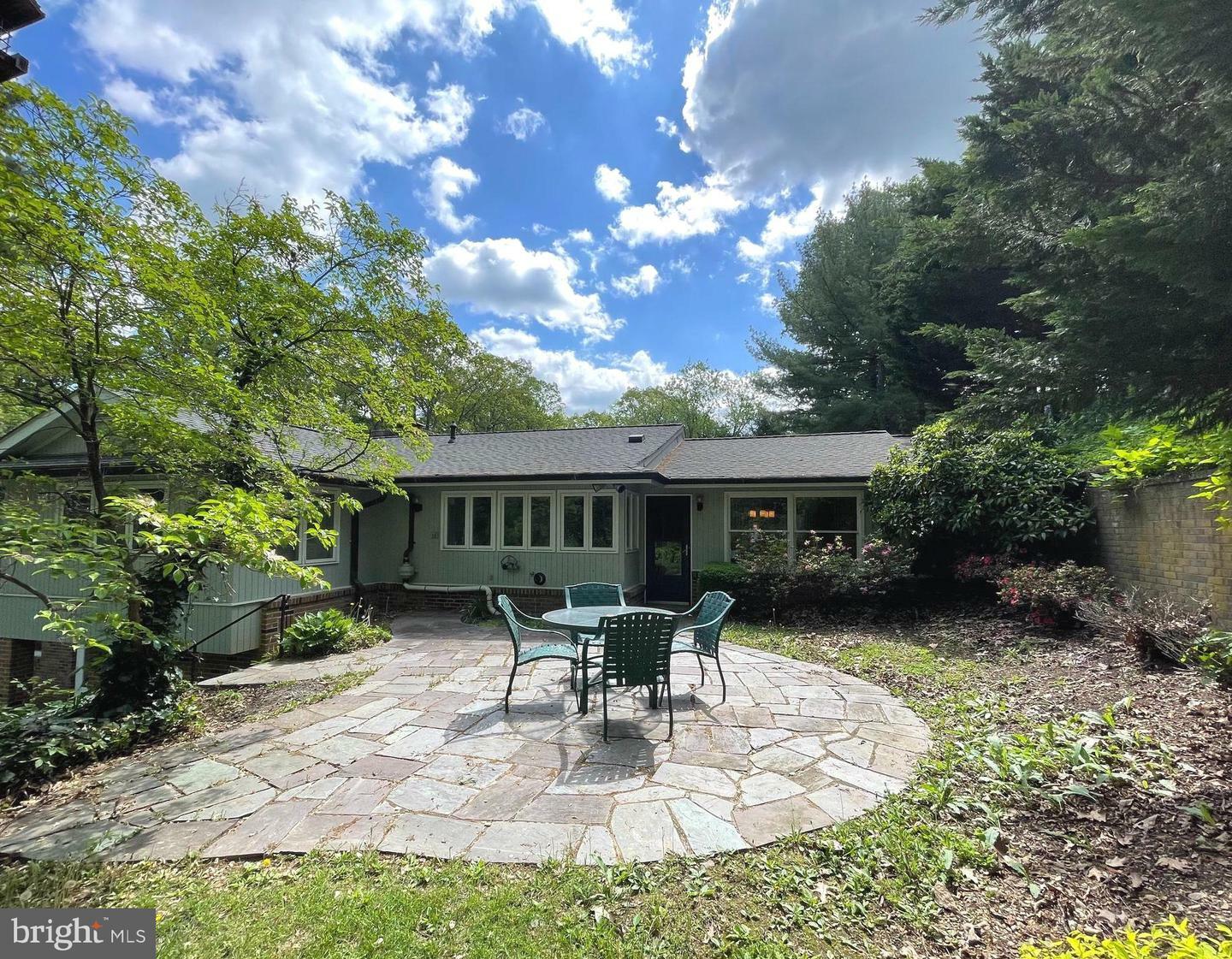 Property Photo: 108 Oak Ridge Lane VA 22602