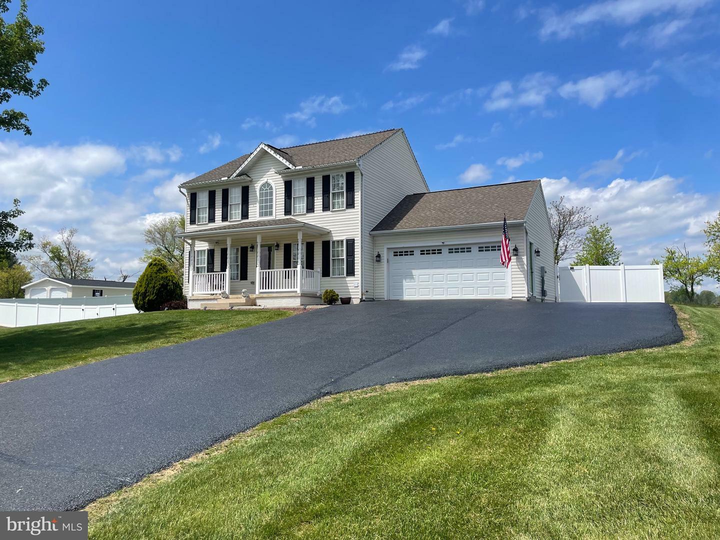 Property Photo: 281 Berkshire Drive WV 25419