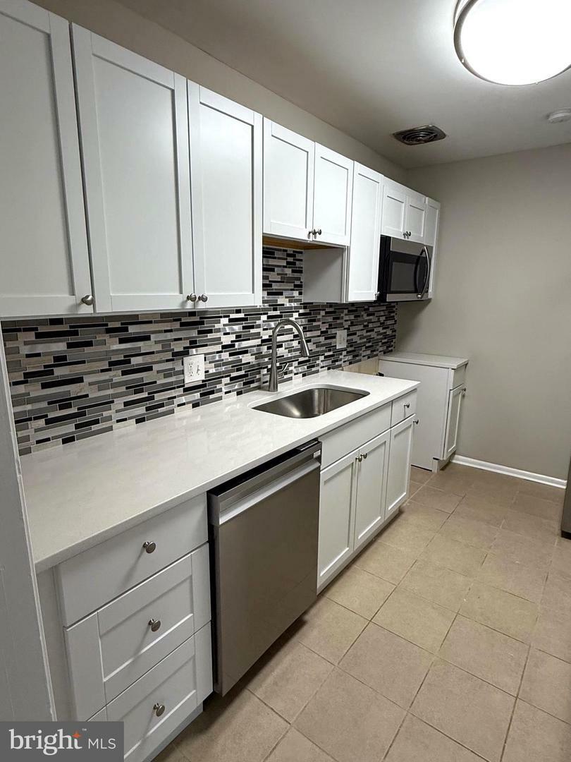 Property Photo: 10725 W West Drive 304 VA 22030