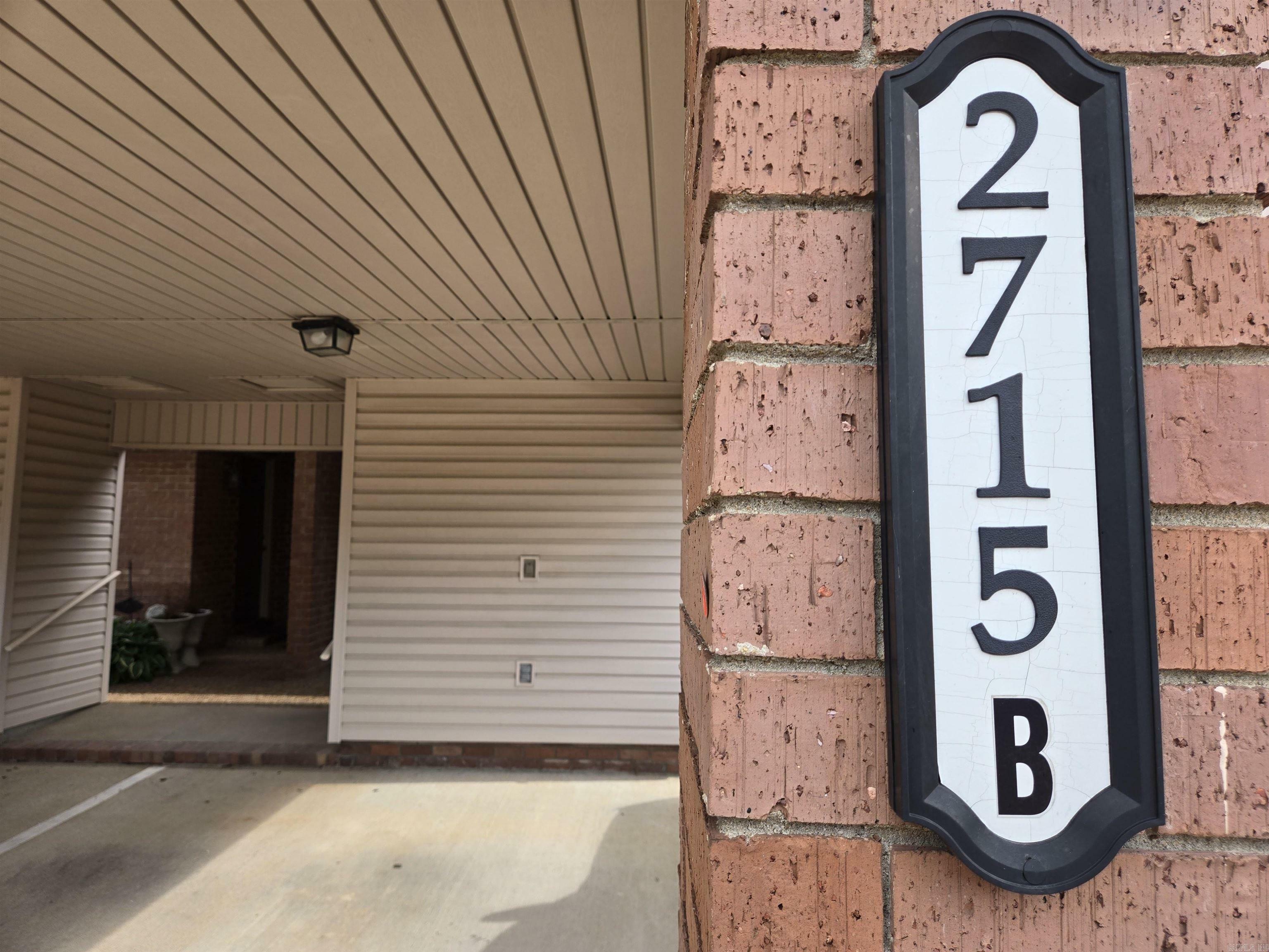Property Photo: 2715 Greenbriar Dr Apt B AR 72401