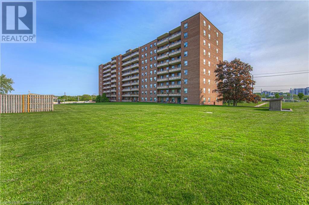 Property Photo: 1100 East Courtland Avenue East 211 ON N2C 2H9