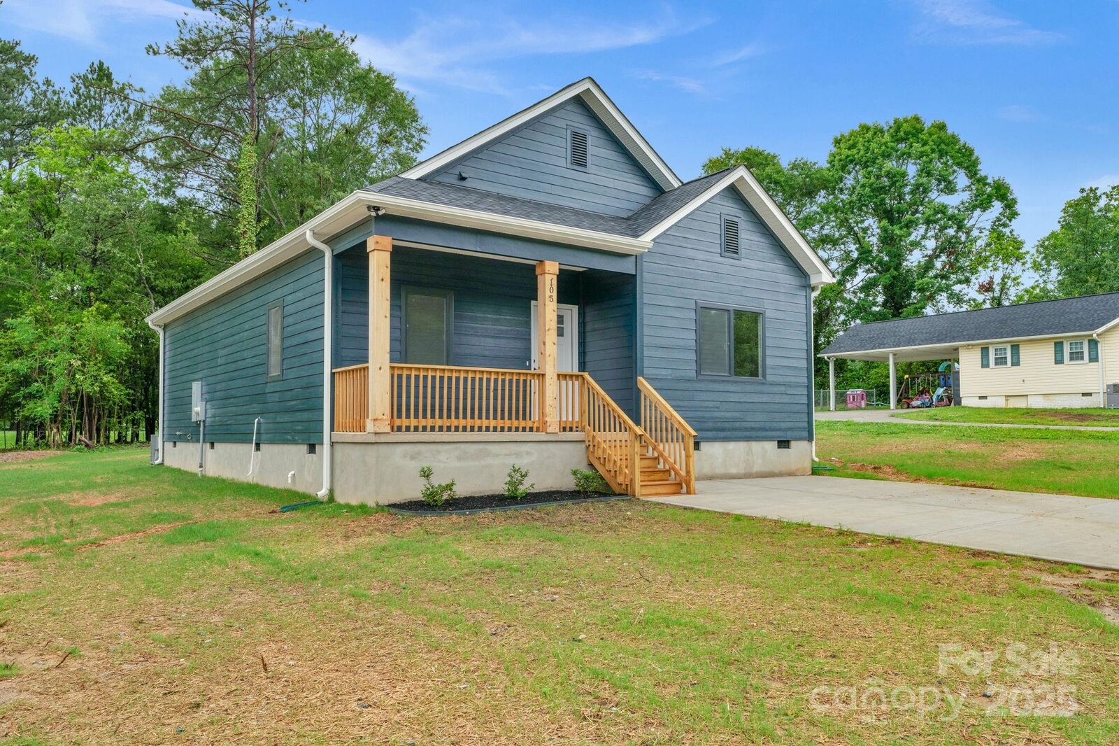 Property Photo:  105 Churchill Drive  NC 28086 