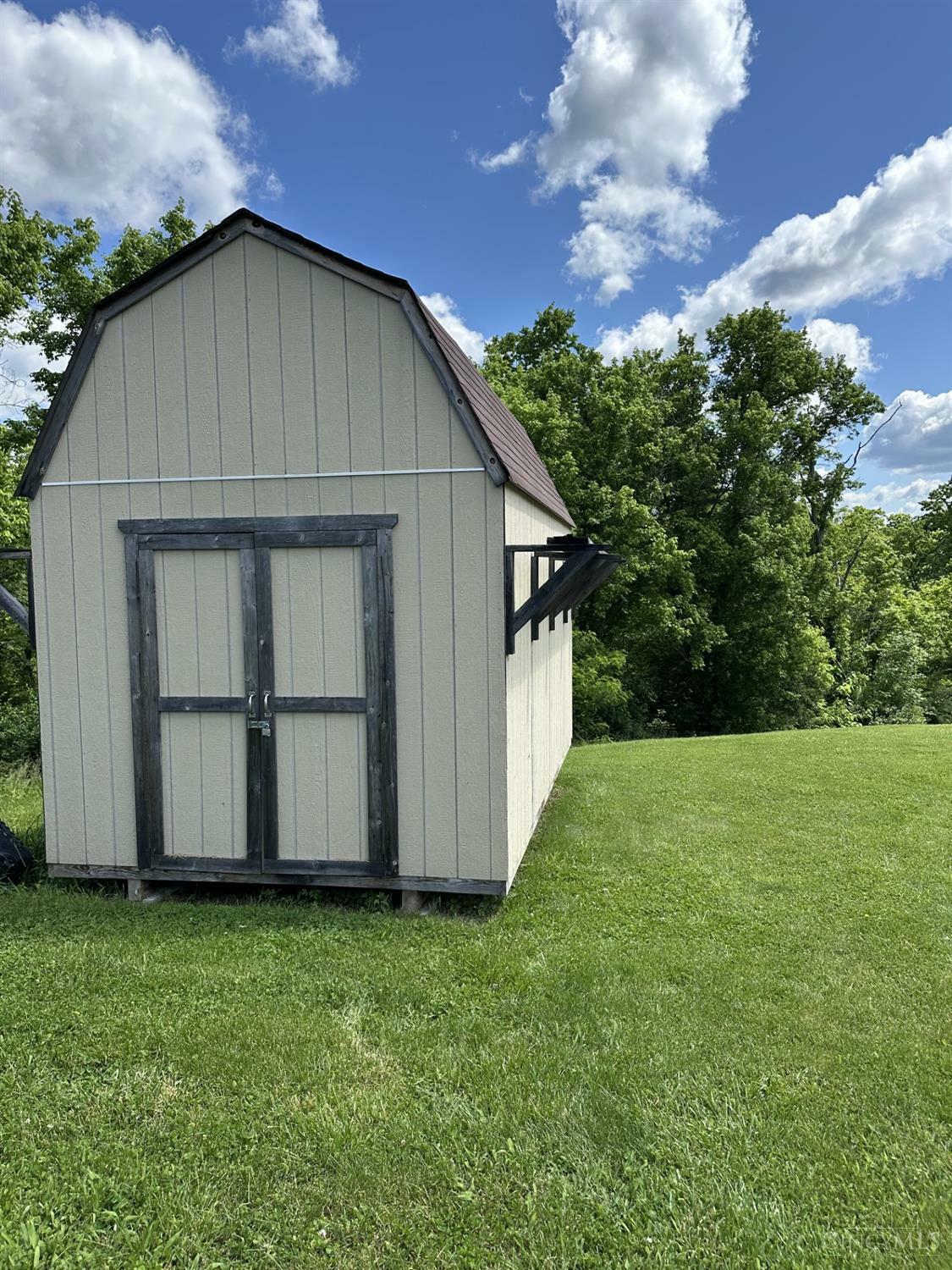 Property Photo: 21140 Stateline Road IN 47025