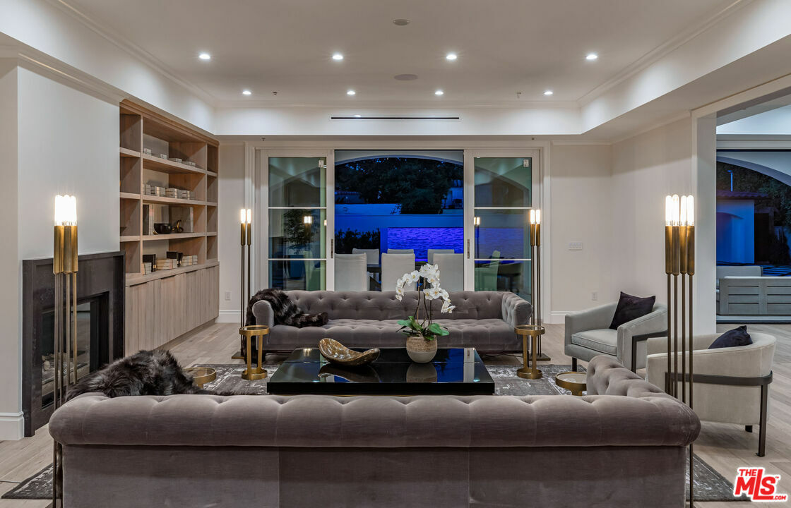 Property Photo: 722 N Camden Dr CA 90210