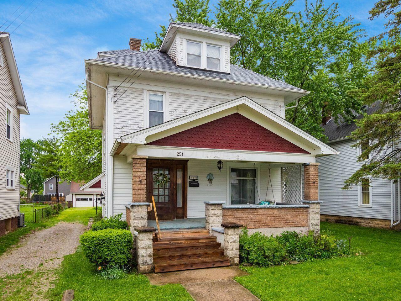 Property Photo:  251 Summit Street  OH 43302 