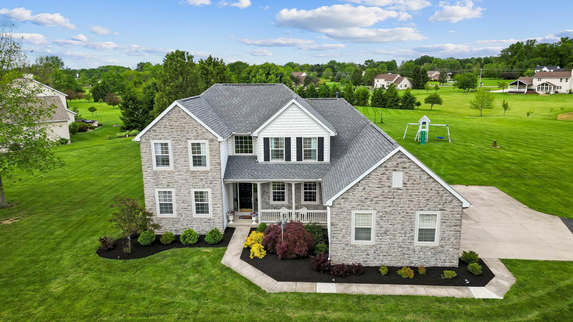 Property Photo: 401 Warrenpoint Lane OH 43062