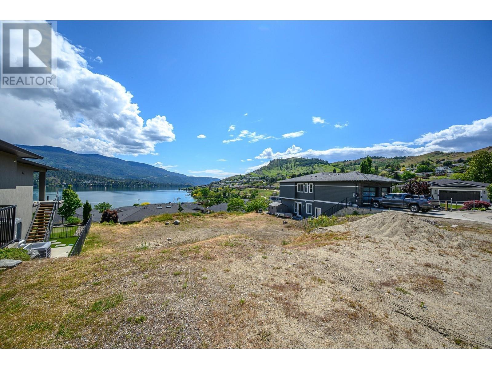 Photo de la propriété:  7230 Edgewater Place  BC V1B 4C5 