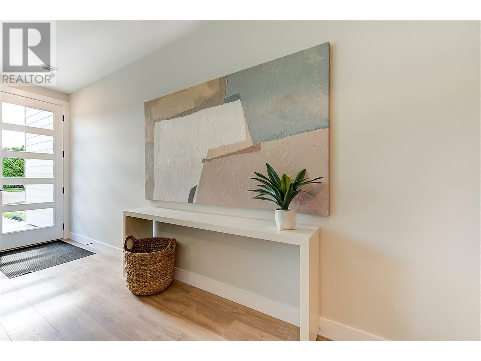 Property Photo: 732 Coopland Crescent 4 BC V1Y 2V1